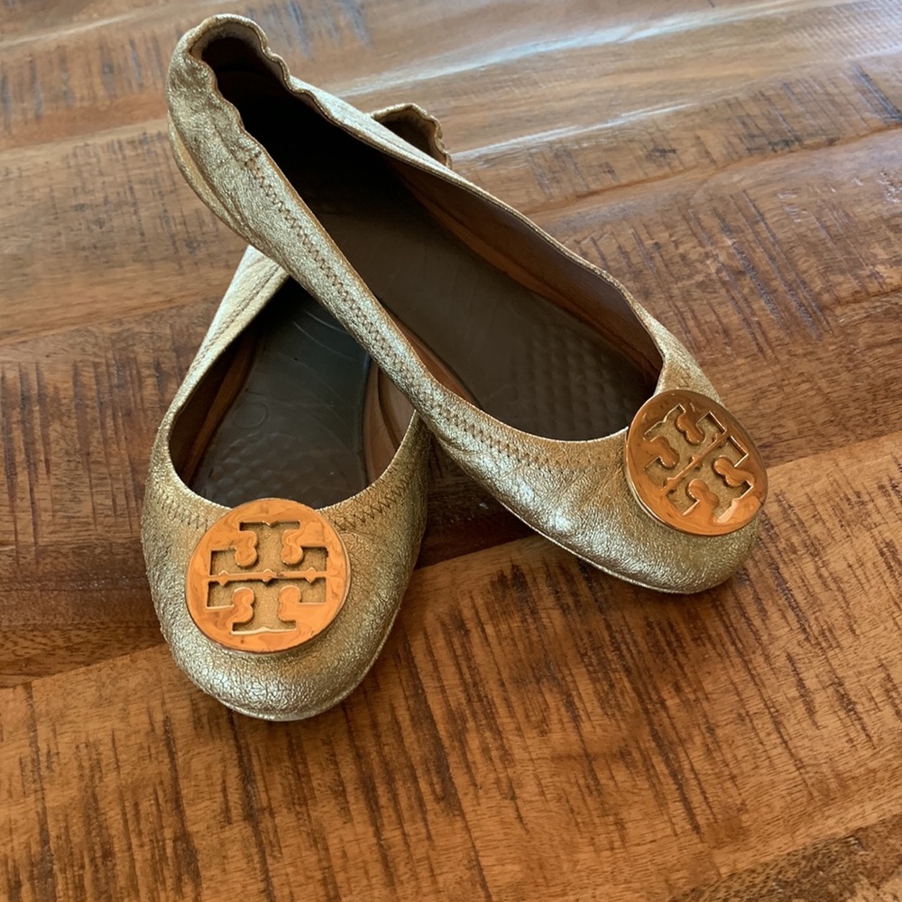Tory Burch ballet flats. Gold metallic.